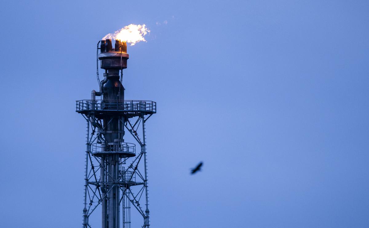  Bloomberg узнал о роли Сингапура в реэкспорте российской нефти 