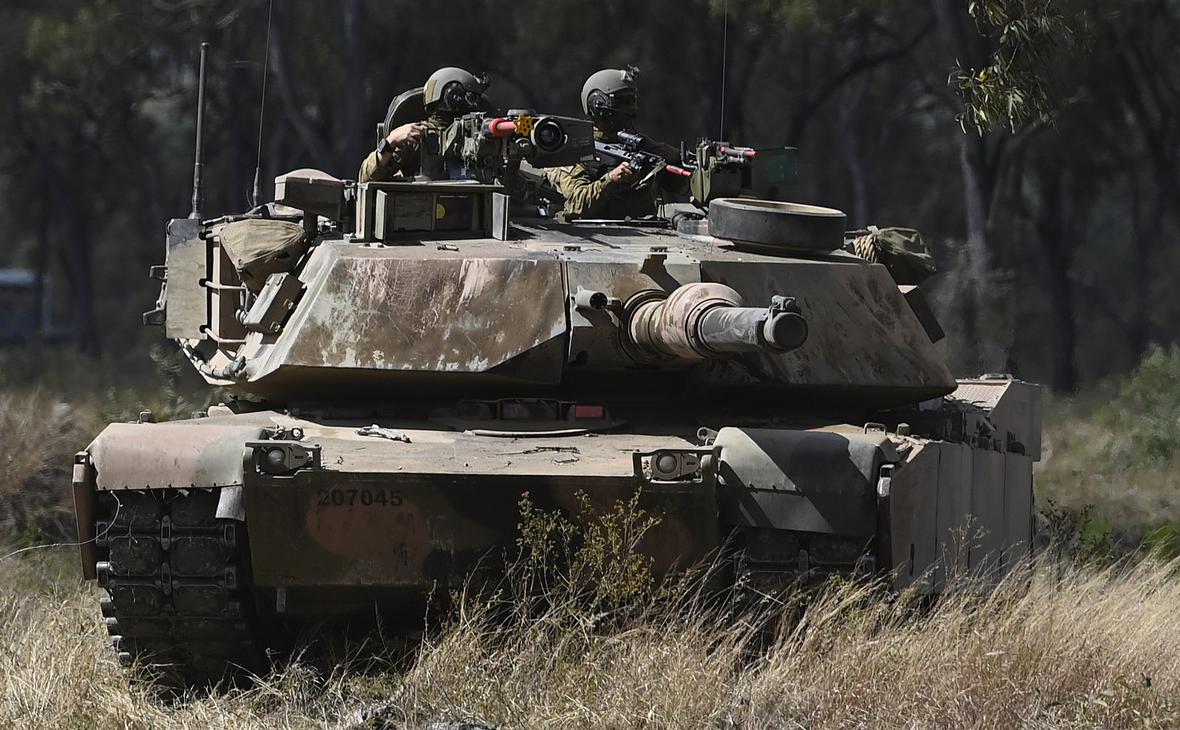  Politico назвала число танков, которые США отправят на Украину 