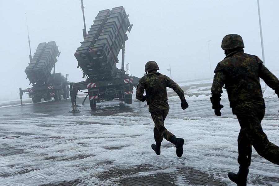 Зеленский заявил, что 50 танков не помогут с «тысячей танков России»
