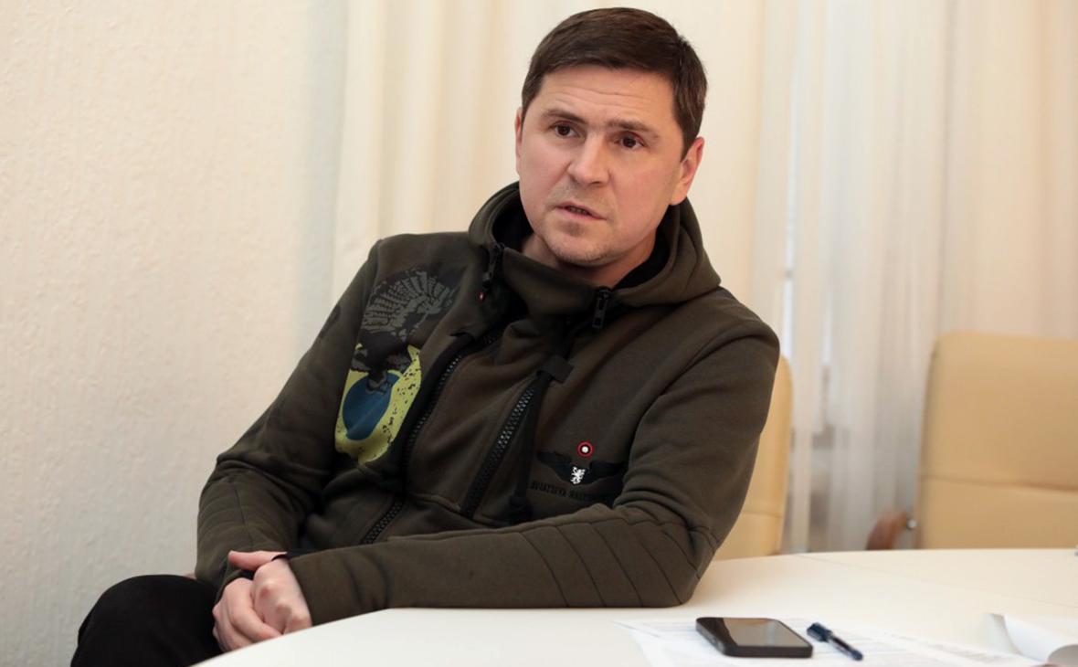 Подоляк сообщил о переговорах по поставкам ракет для ударов по Крыму