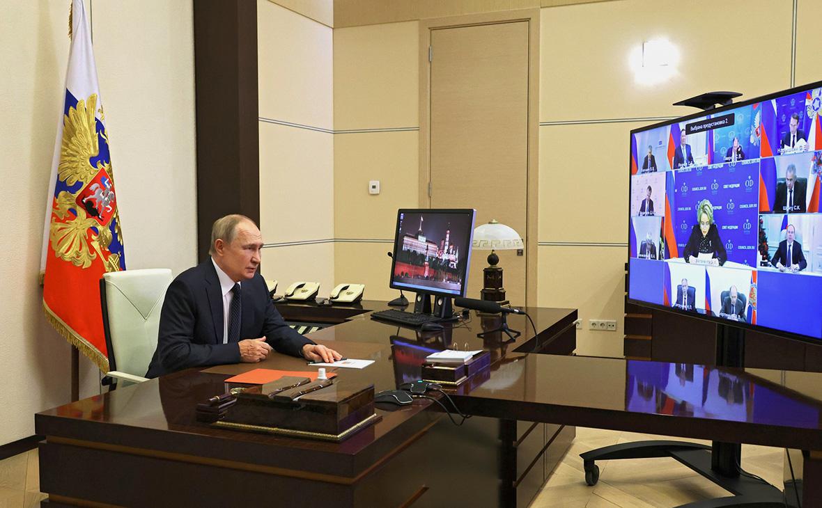 Путин обсудил ход спецоперации на Украине с Совбезом