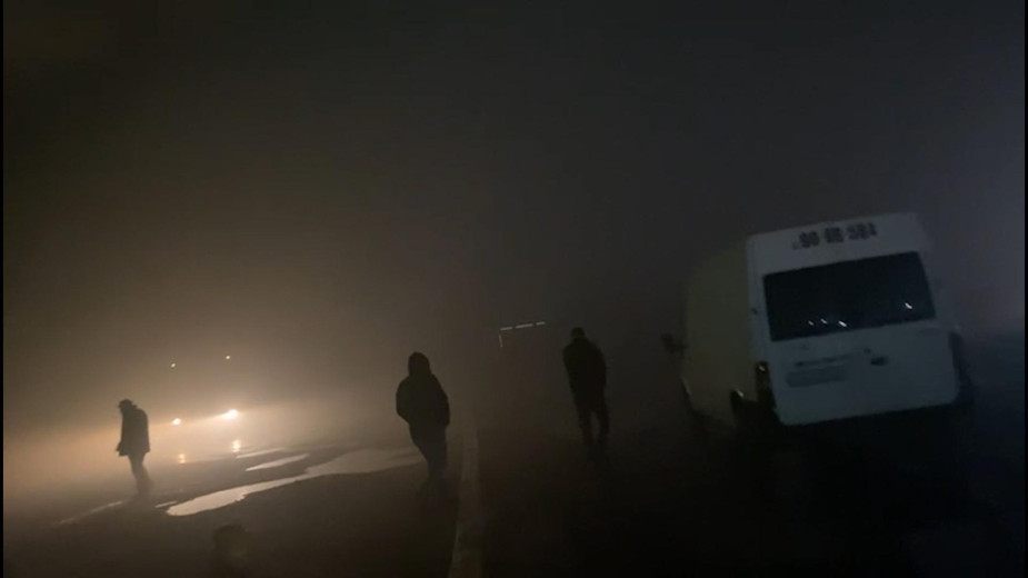В пригороде Баку загорелся крупнейший торговый центр «Садарак»
