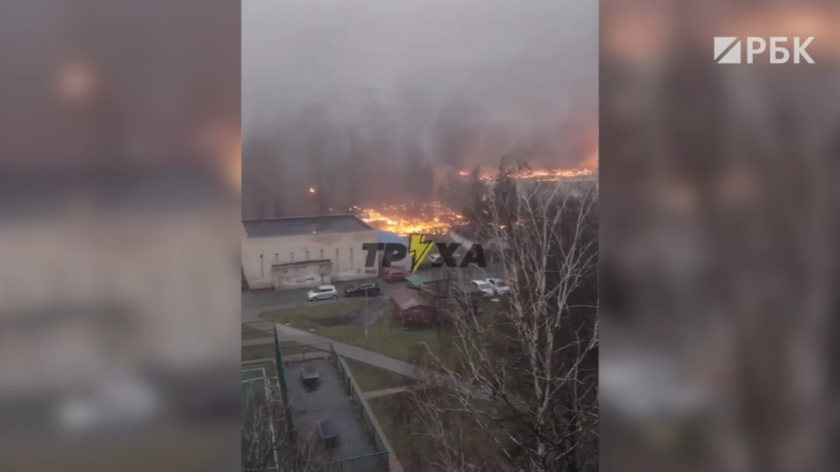  Под Киевом после падения вертолета рядом с детским садом произошел взрыв 