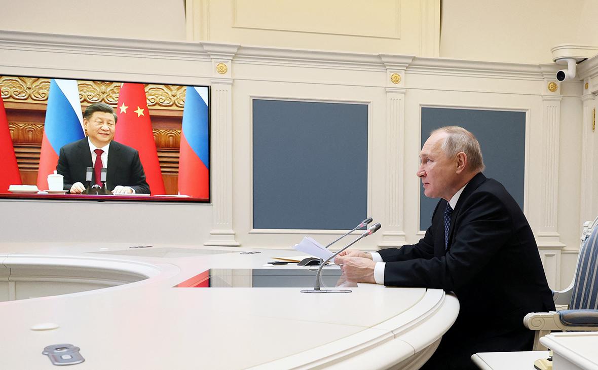 Bloomberg узнал о «параличе системы» в Китае из-за смертности от COVID