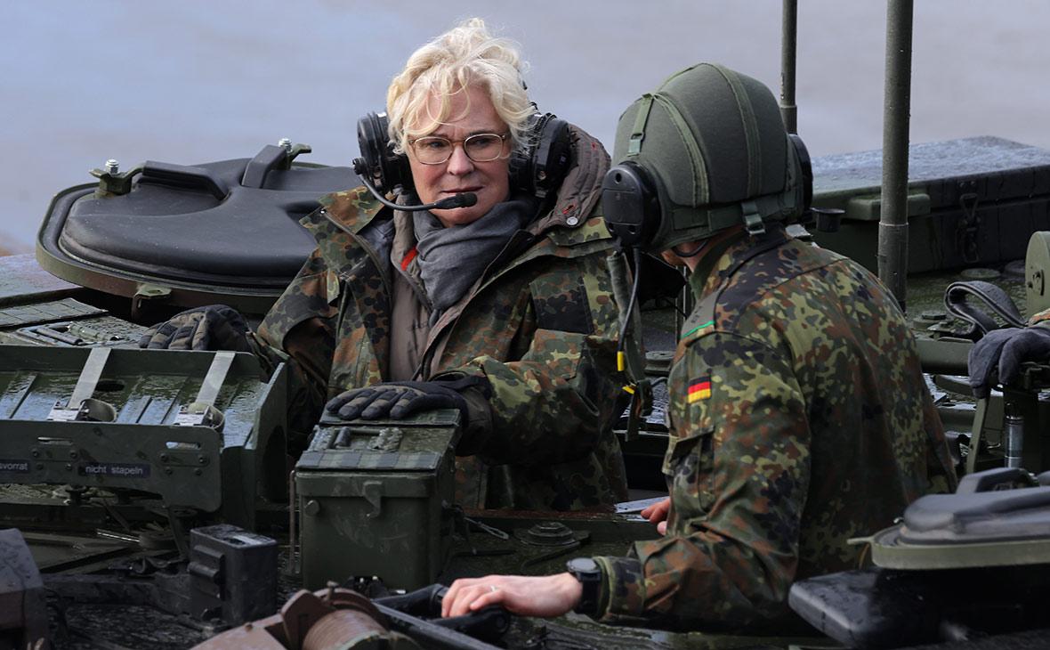 Bild узнала об отставке главы Минобороны Германии