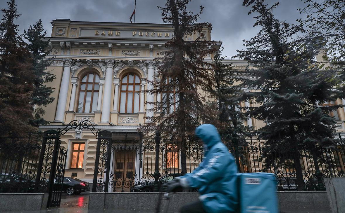  Банки предложили в разы снизить размер бесплатных переводов самому себе 