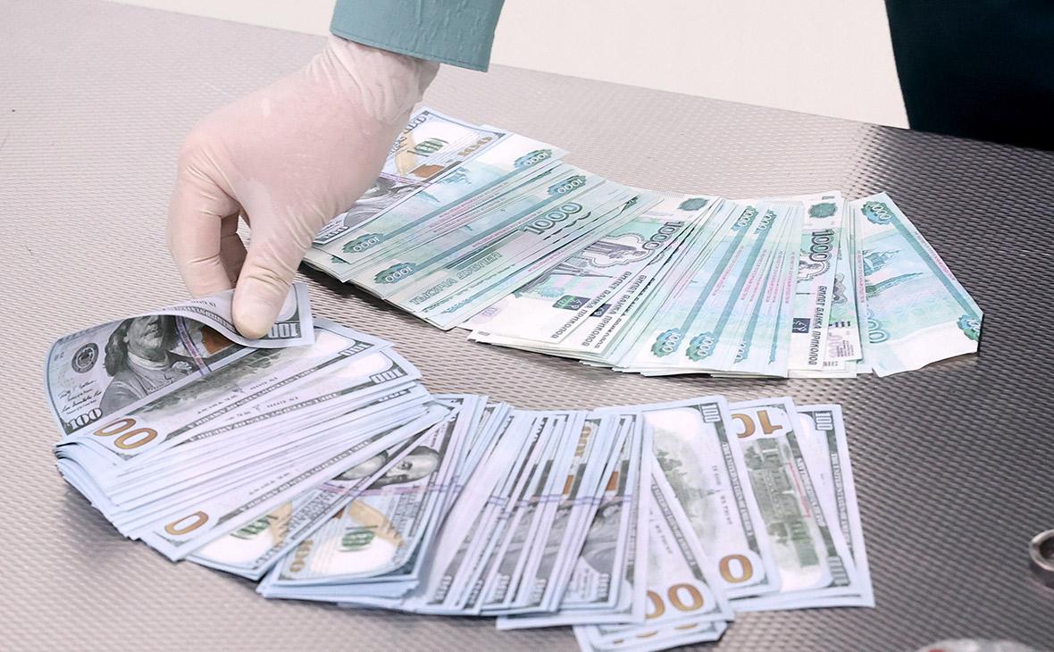 ФТС сообщила о росте числа попыток незаконного ввоза и вывоза наличных