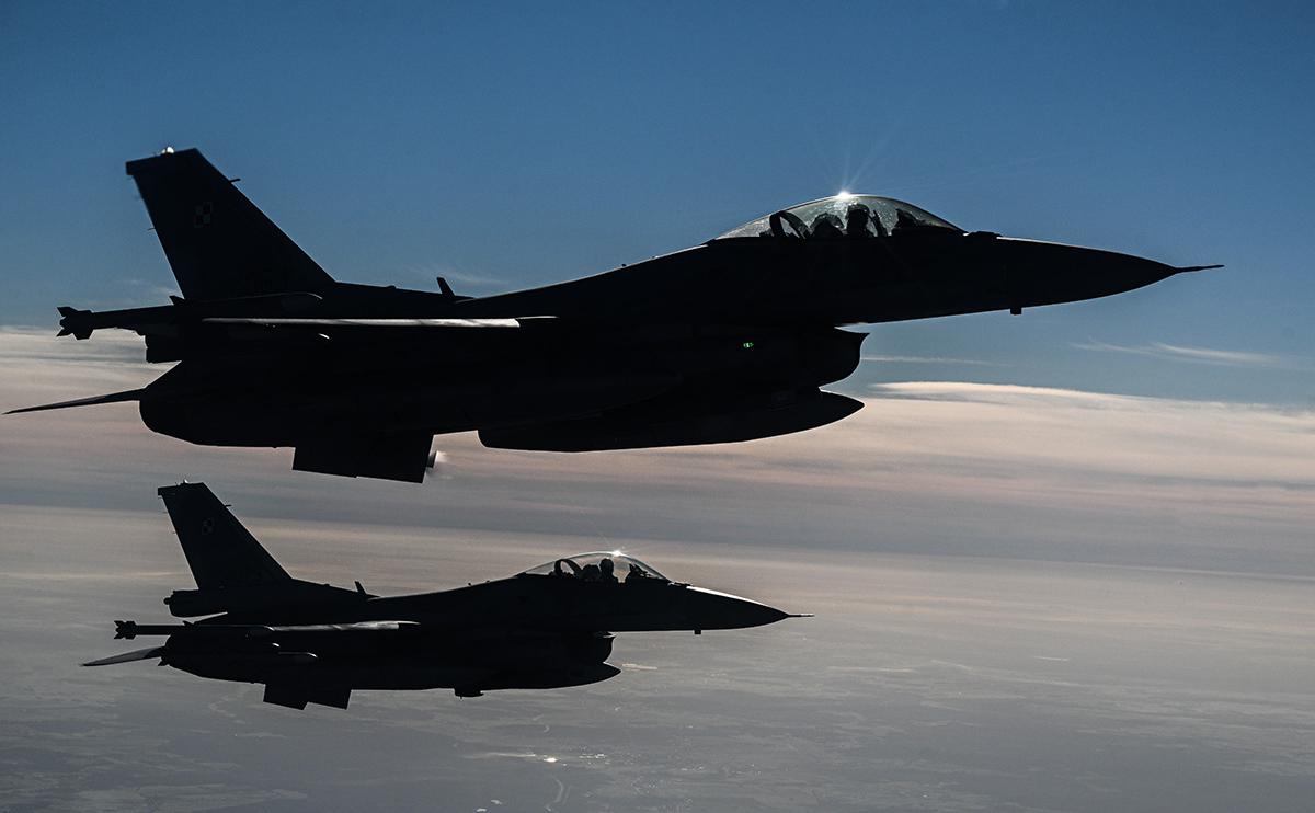 США не увидели смысла в обучении украинских военных управлению F-16