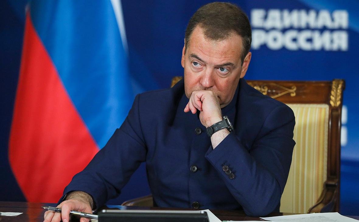 Медведев предрек Украине судьбу колонии 