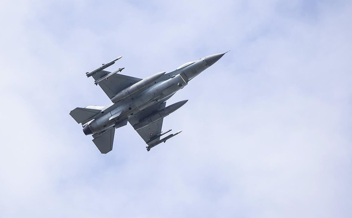 Президент Польши счел нелегким возможное решение об отправке Киеву F-16