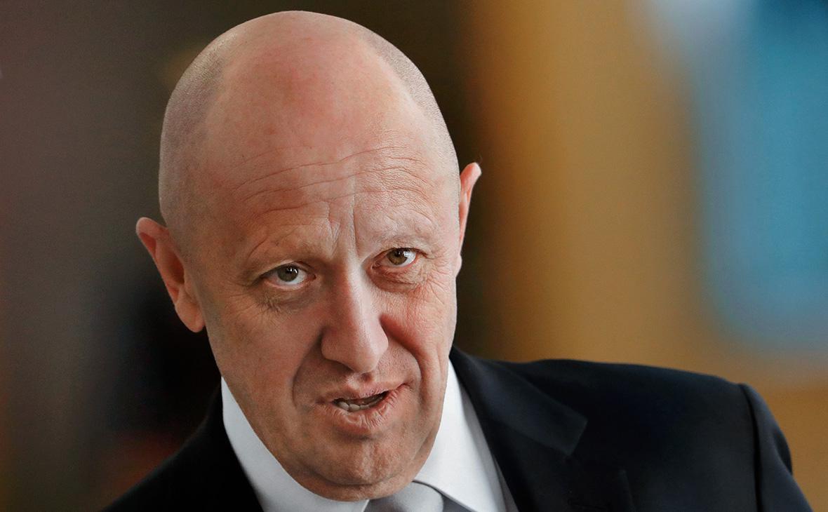 Пригожин прокомментировал кадры расстрела портретов Герасимова и Лапина