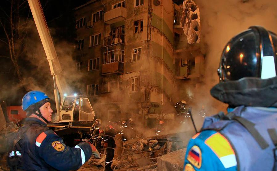 Число погибших при взрыве газа в Новосибирске выросло до 12