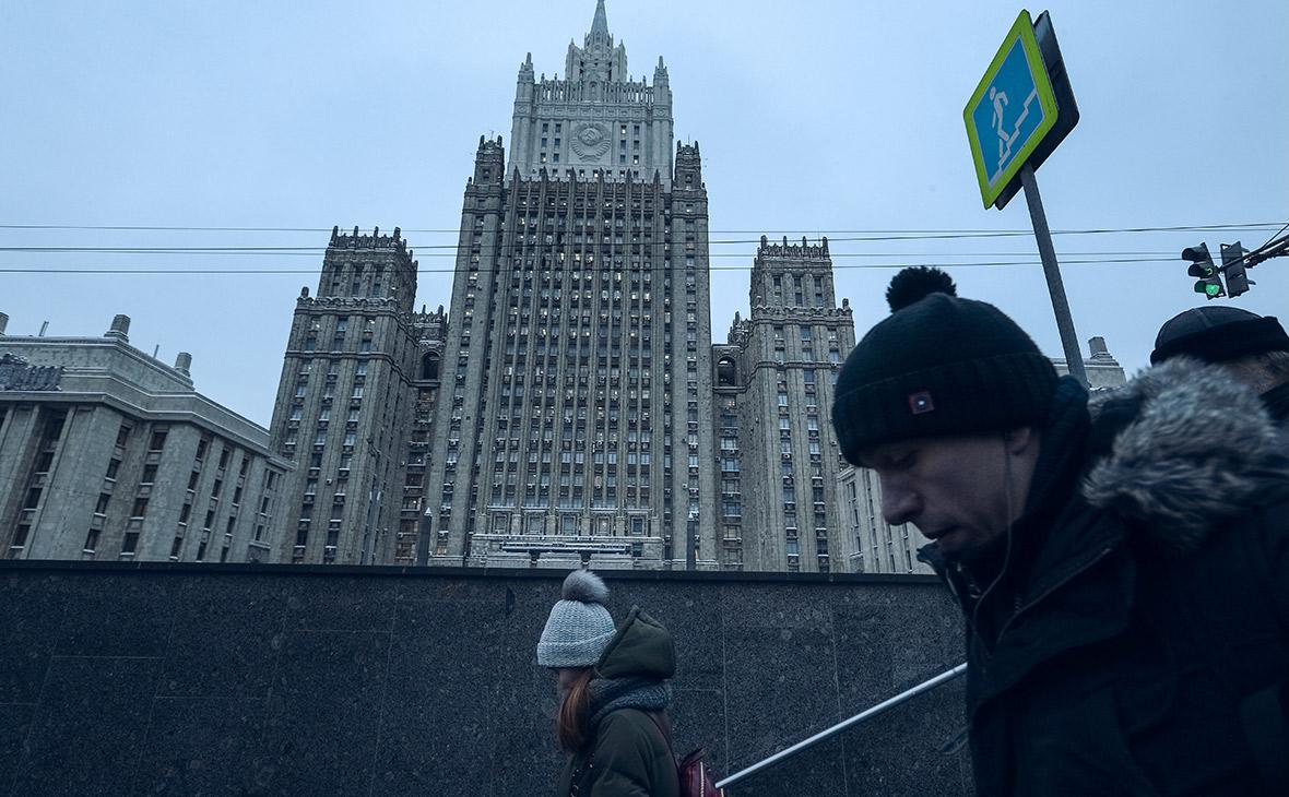 МИД пообещал ответить на высылку российских дипломатов из Австрии