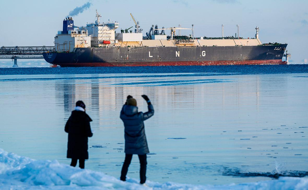 Глава Chevron назвал нефтяной рынок более уязвимым из-за санкций