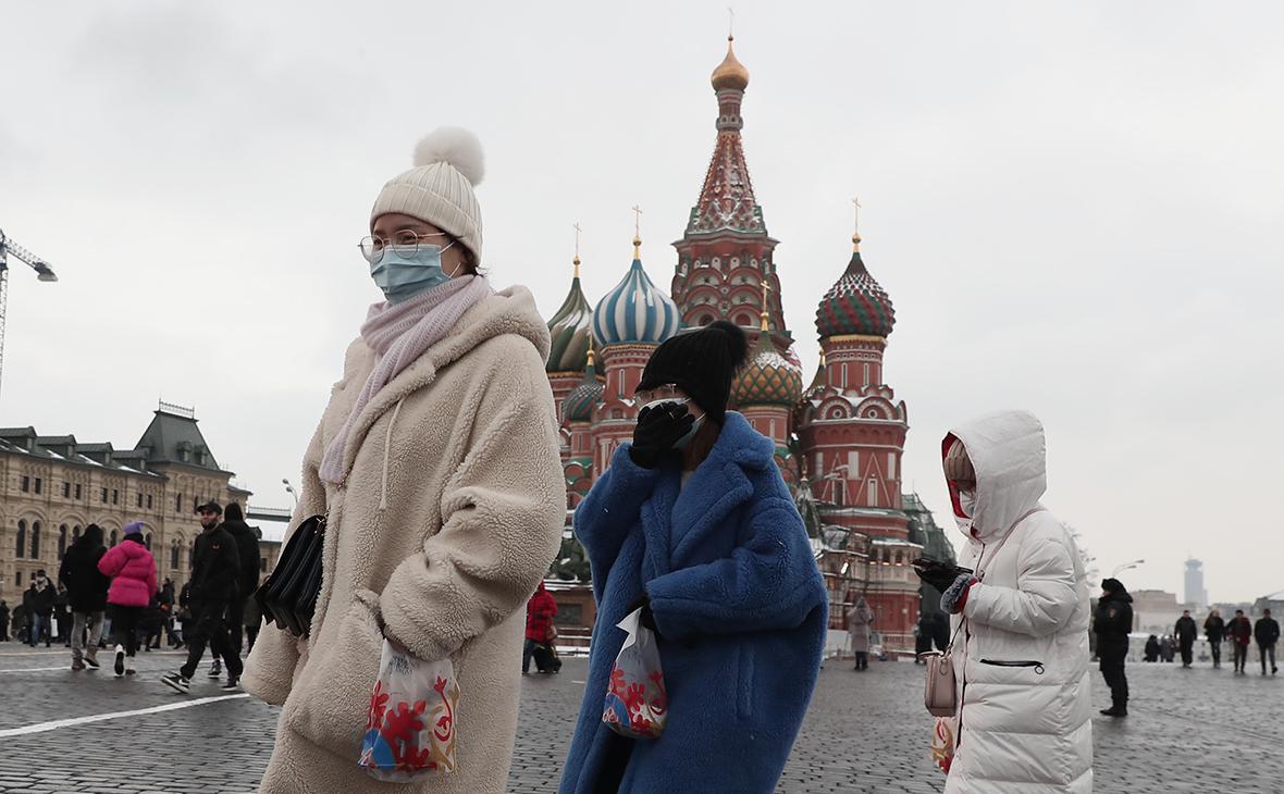 Власти назвали сроки появления электронных виз и карт для иностранцев