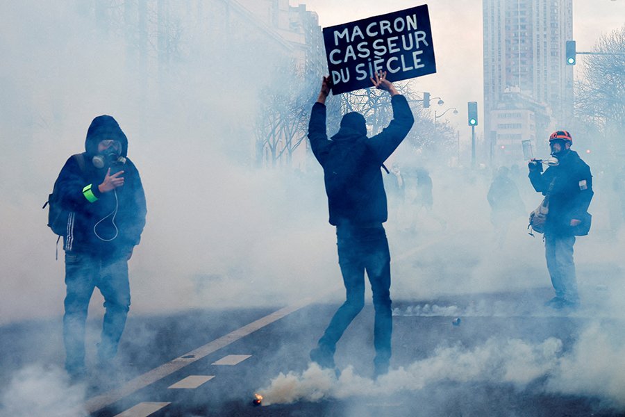Хроника протестов во Франции из-за пенсионной реформы. Фотогалерея