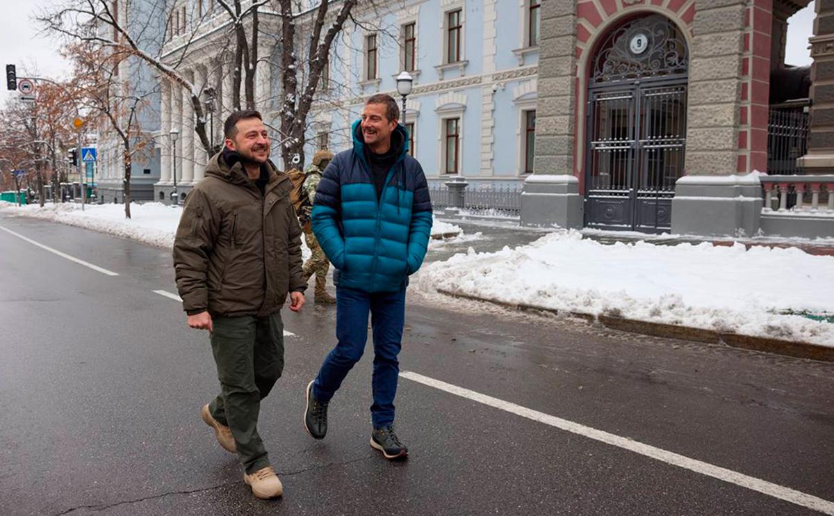 Охрана Зеленского запретила ему брать шоколад у британского журналиста