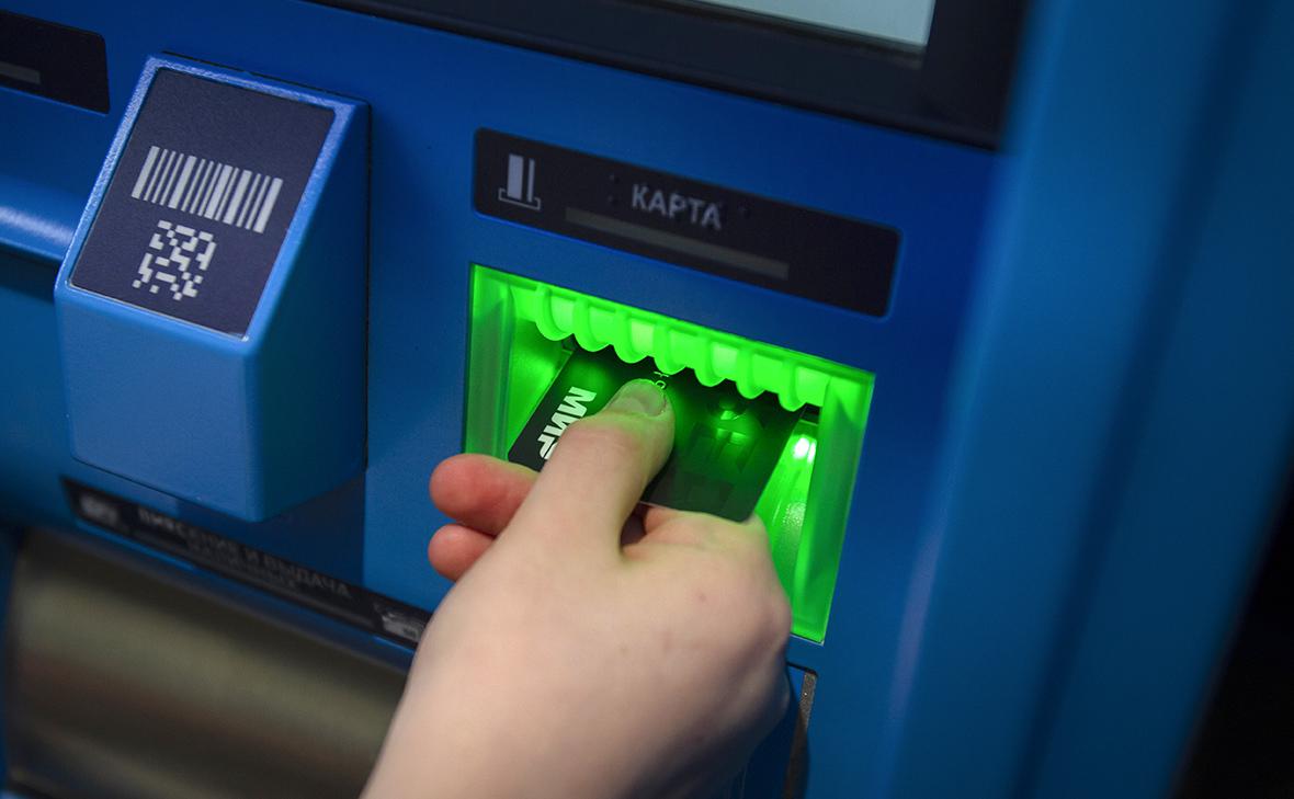  ЦБ зафиксировал рекордный выпуск банковских карт 
