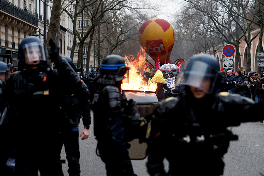 Хроника протестов во Франции из-за пенсионной реформы. Фотогалерея
