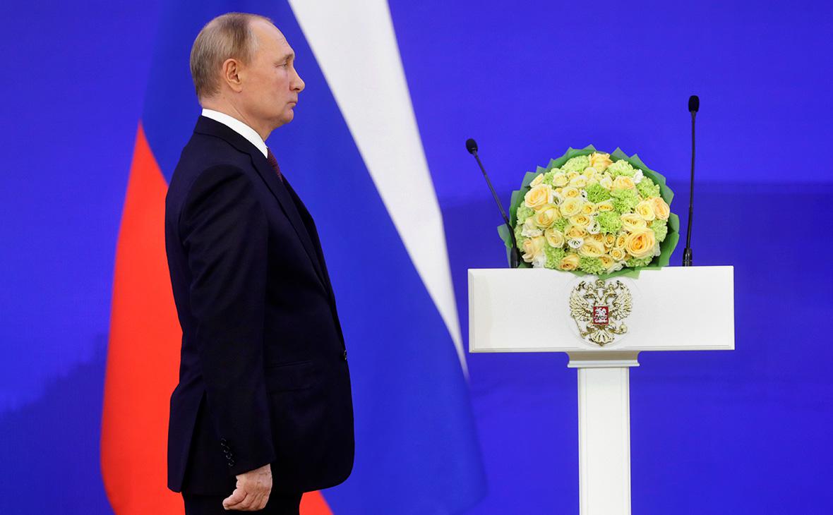  Путин вручил госнаграды россиянкам в Кремле 