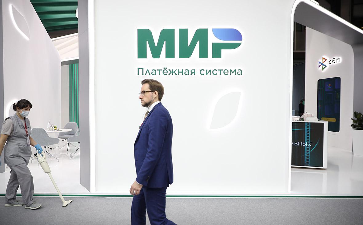  ЦБ зафиксировал рекордный выпуск банковских карт 