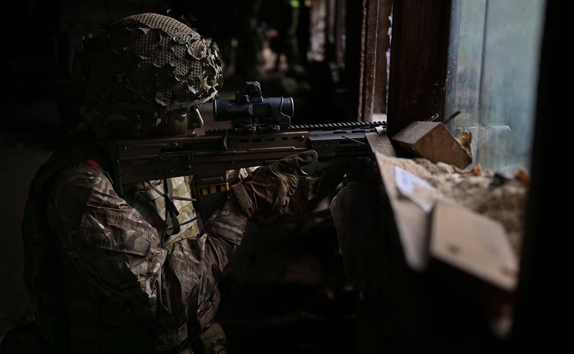 Принц Уильям приехал к британским военным в Польше на границе с Украиной