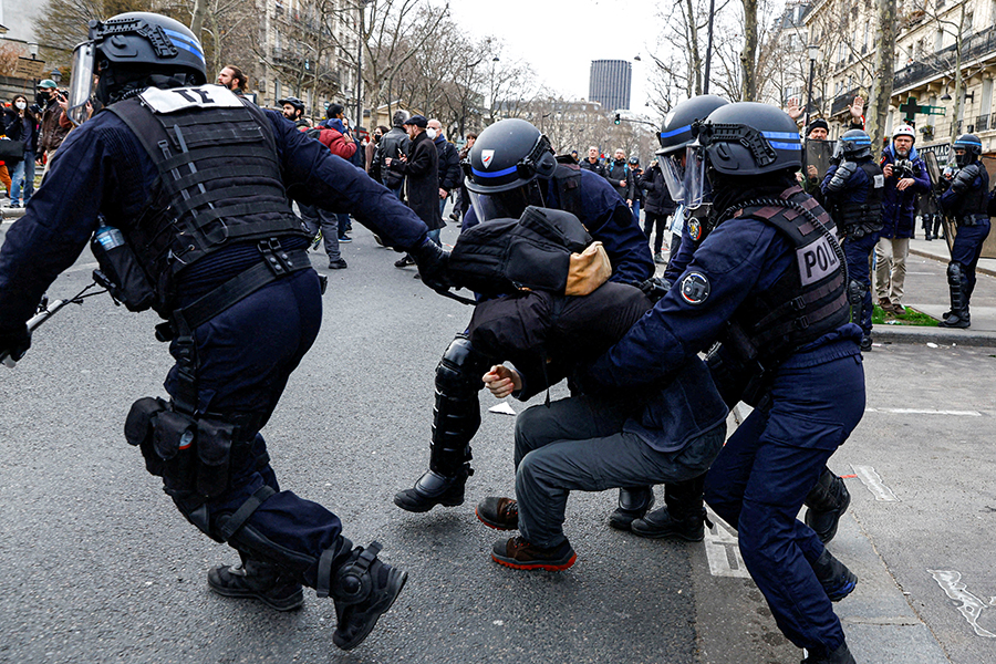 Хроника протестов во Франции из-за пенсионной реформы. Фотогалерея