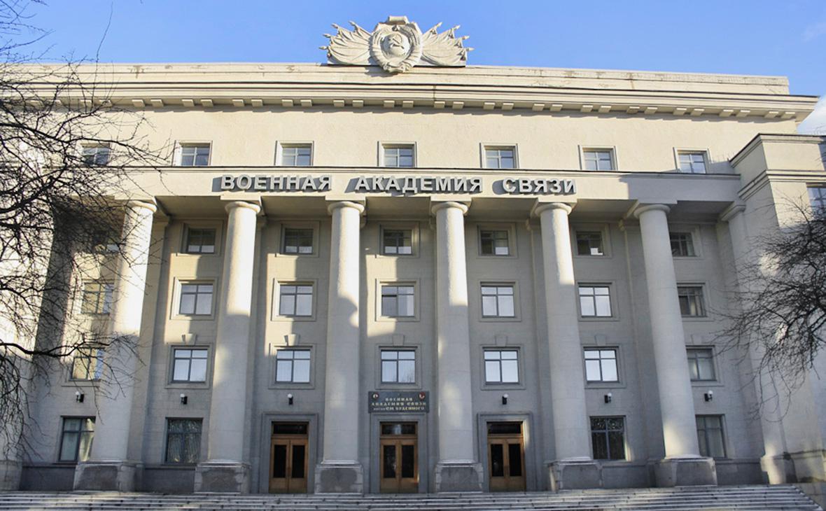 В Военной академии связи под Петербургом нашли троих курсантов мертвыми