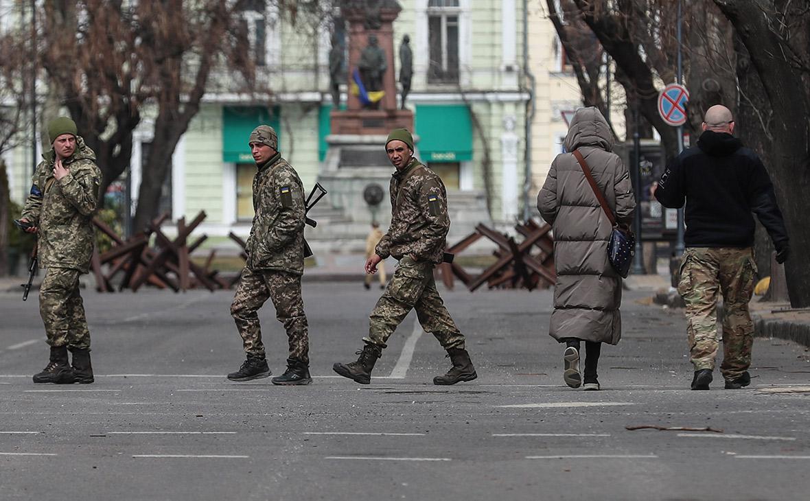 Власти Ровно сообщили о сносе стелы с украинкой и россиянкой
