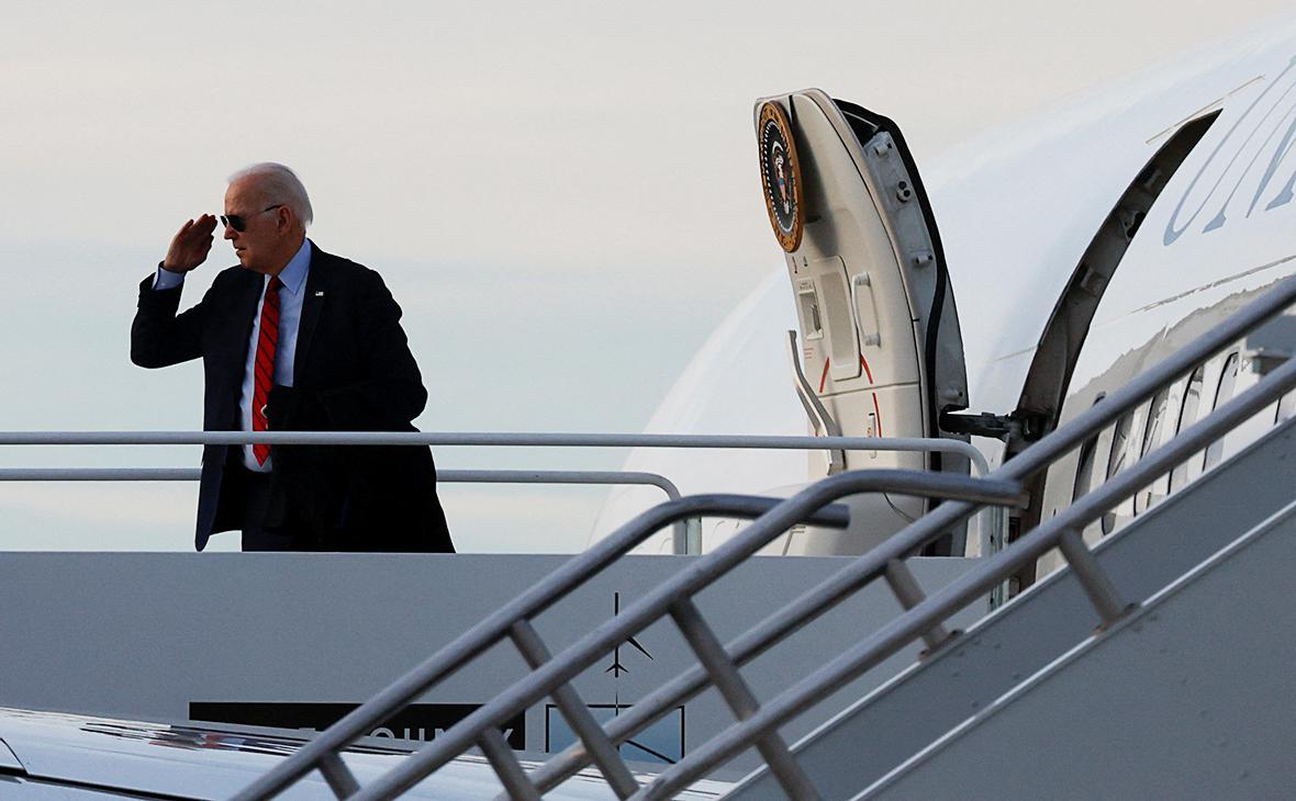 Axios узнал о плане Байдена победить Трампа с помощью популярных блогеров