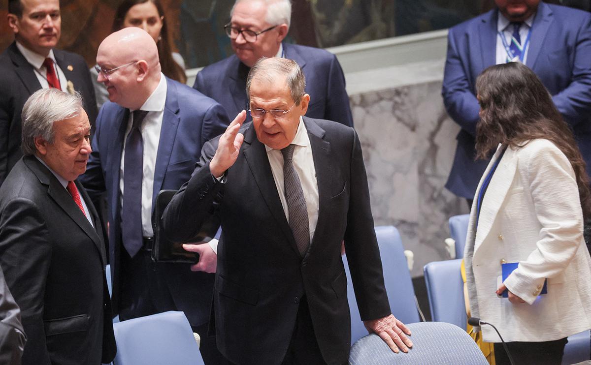 Путин пообещал &laquo;не лезть под одеяло&raquo; к Западу