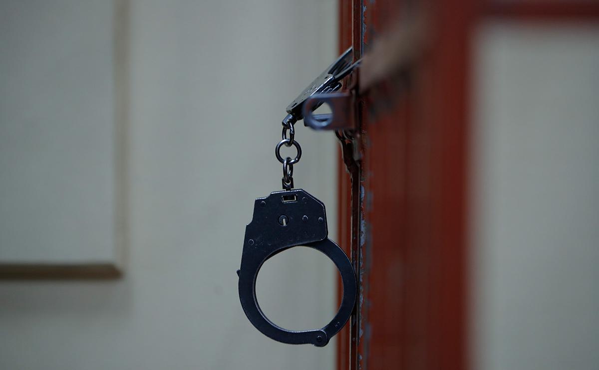 Суд в Москве арестовал двоих обвиненных в госизмене россиян