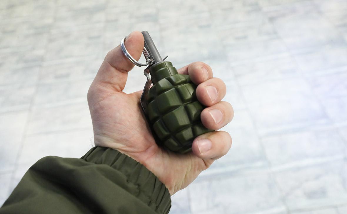 На входе в метро &laquo;Лермонтовский проспект&raquo; у мужчины нашли муляж гранаты