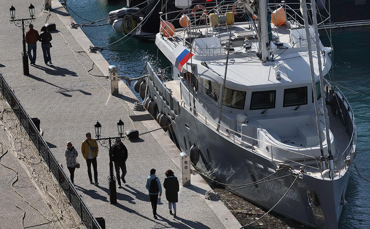 Развожаев объяснил остановку морских перевозок пассажиров в Севастополе