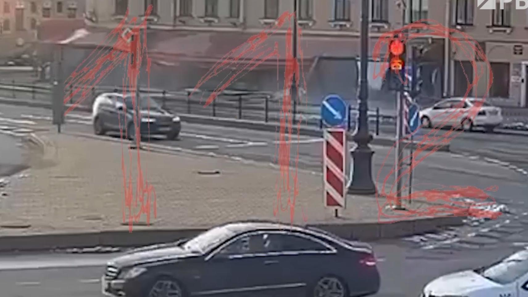 Взрыв в Петербурге и гибель военкора Татарского. Что известно к 09:00