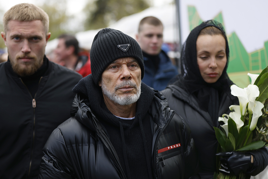 Кто пришел проститься с модельером Валентином Юдашкиным. Фоторепортаж