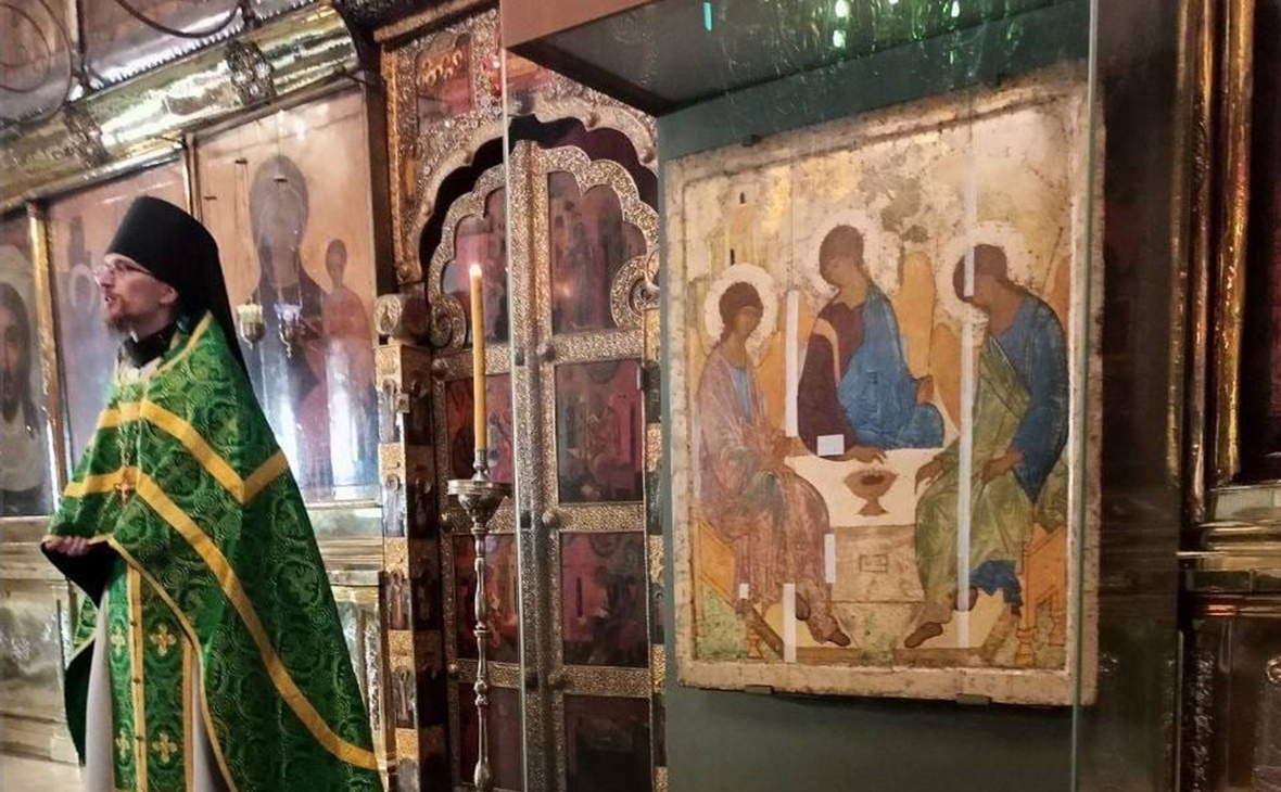 Эрмитаж передаст РПЦ раку Александра Невского