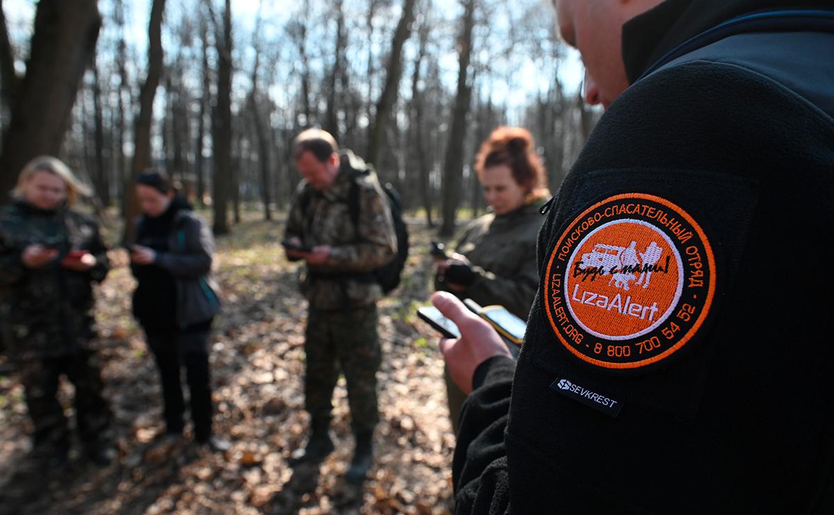 Под окнами многоэтажки в Петербурге нашли тело восьмиклассника