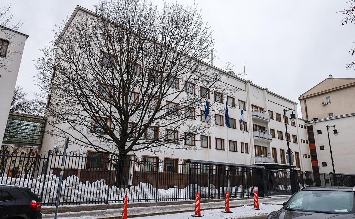 В Финляндии ввели комиссию в &euro;5 тыс. для расчетов посольства России
