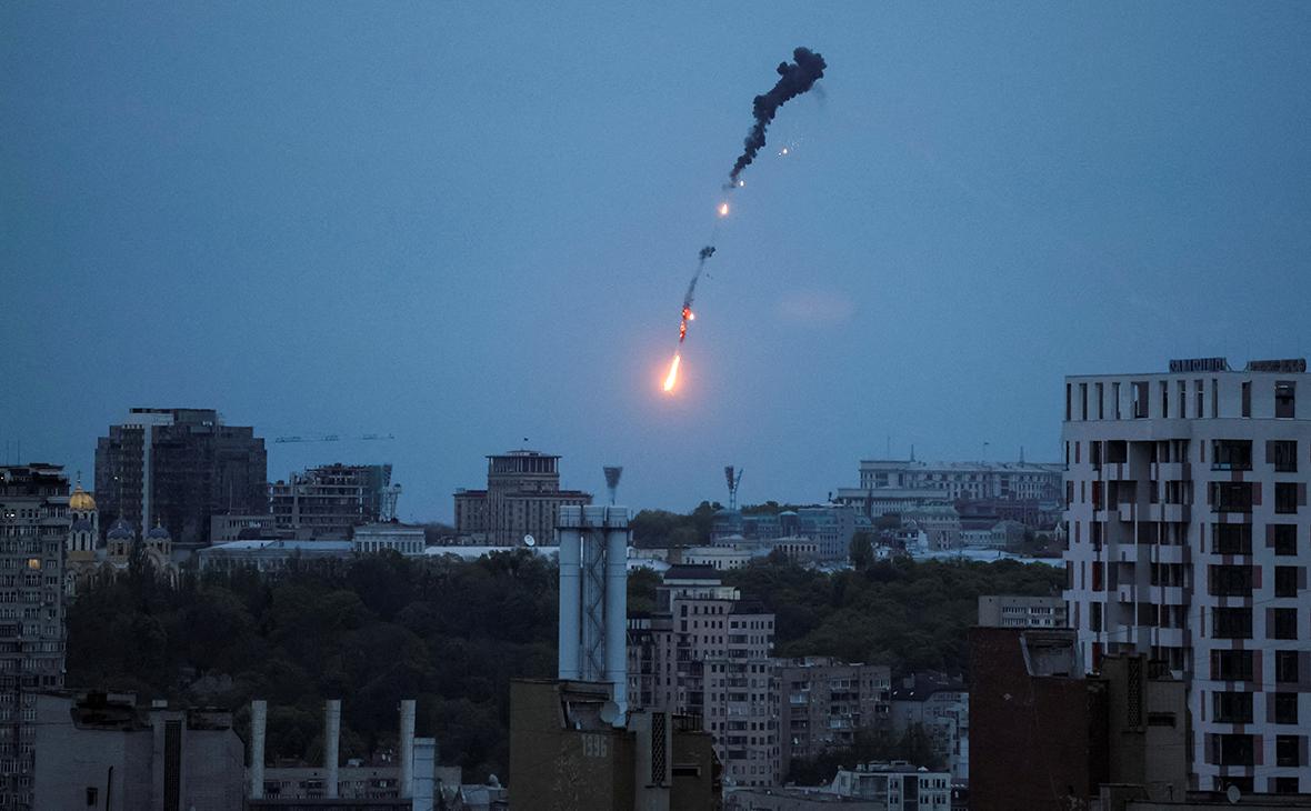 Как украинские военные сбили над Киевом свой же беспилотник. Видео