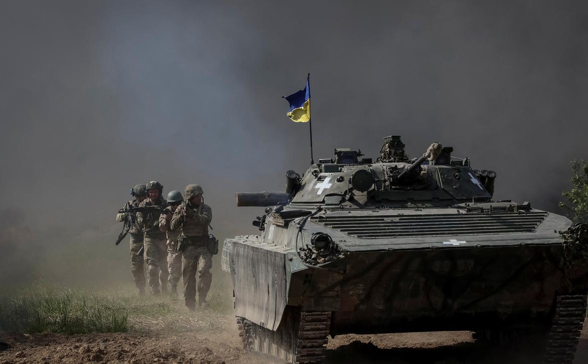 Порошенко назвал три сценария завершения конфликта на Украине