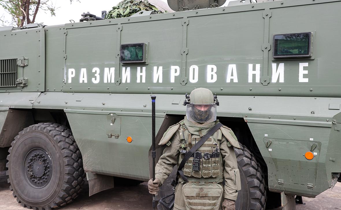 Два сапера МЧС погибли при разминировании в ДНР