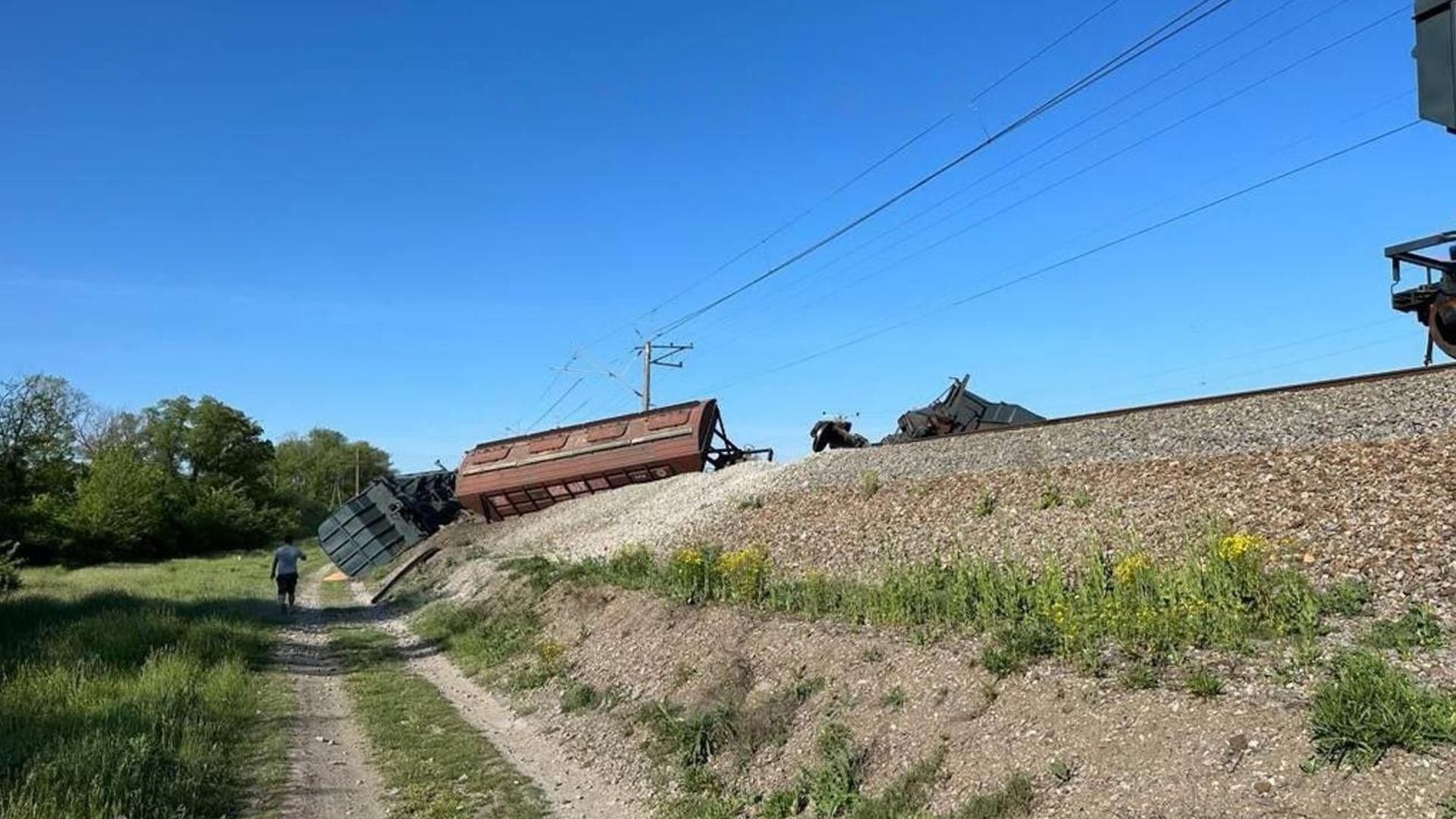 Власти Крыма заявили о подрыве на железной дороге