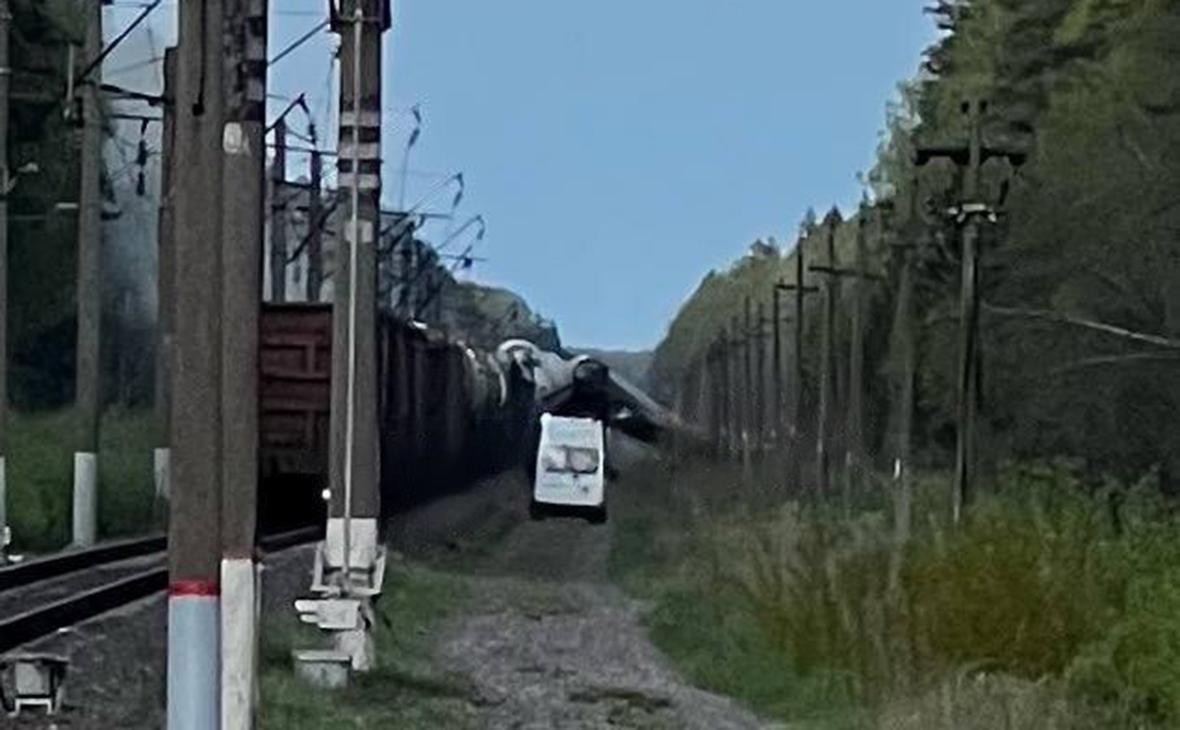 Губернатор Брянской области назвал причину схода грузового поезда с рельс