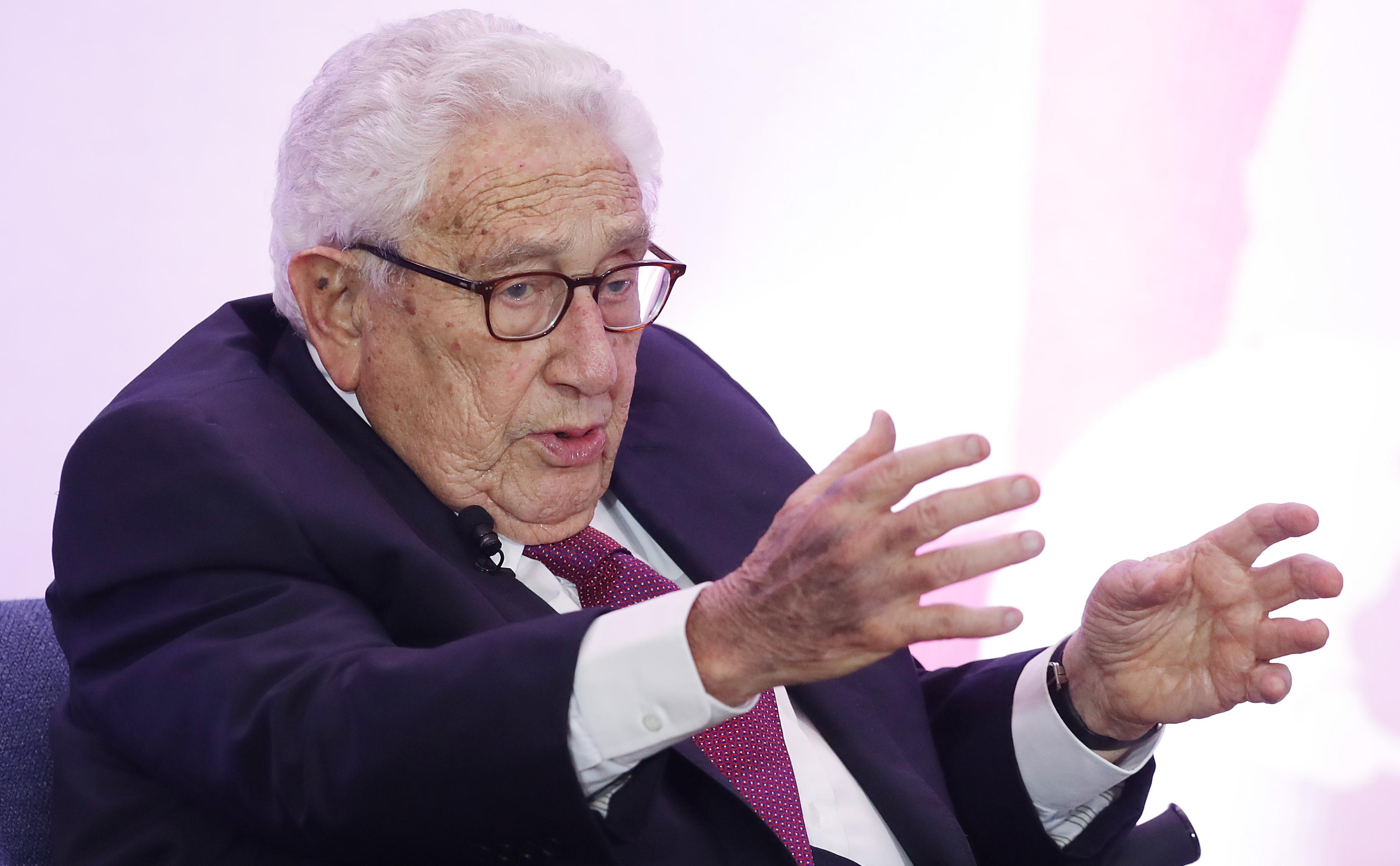 Киссинджер объяснил конфликт на Украине &laquo;амбивалентностью России&raquo;