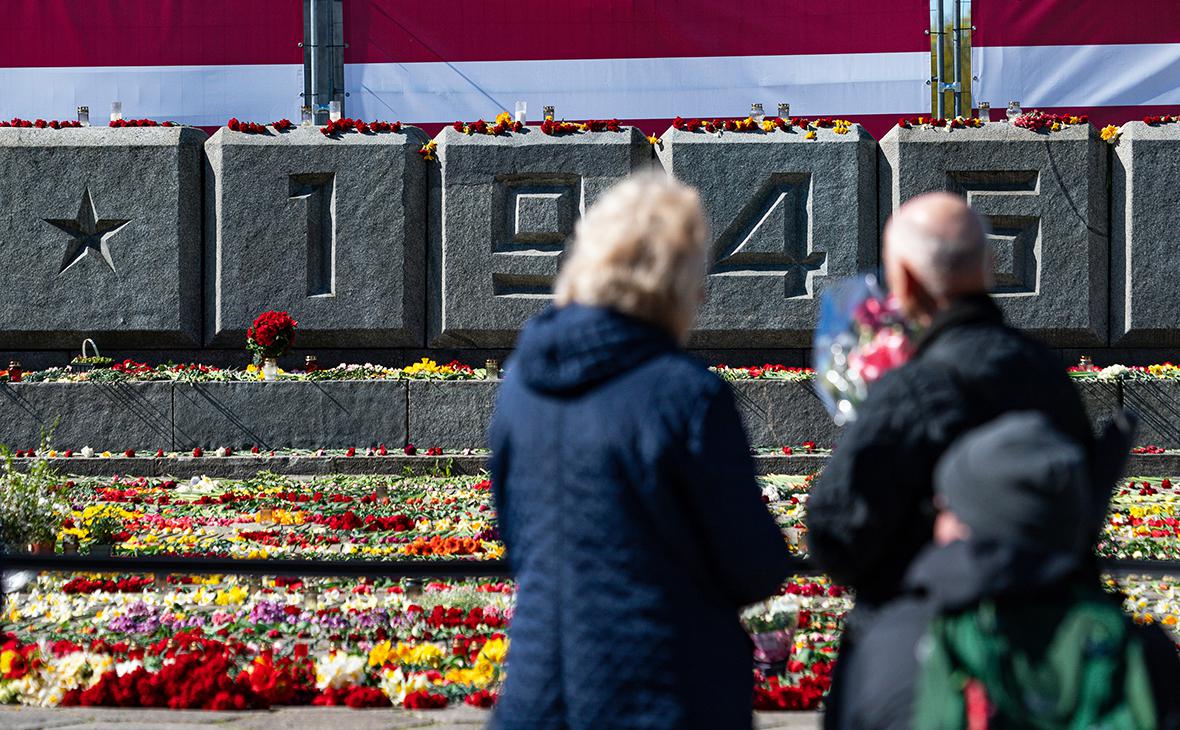 Россия на 9 Мая показала Нарве концерт, а Эстония Ивангороду&nbsp;&mdash; плакат
