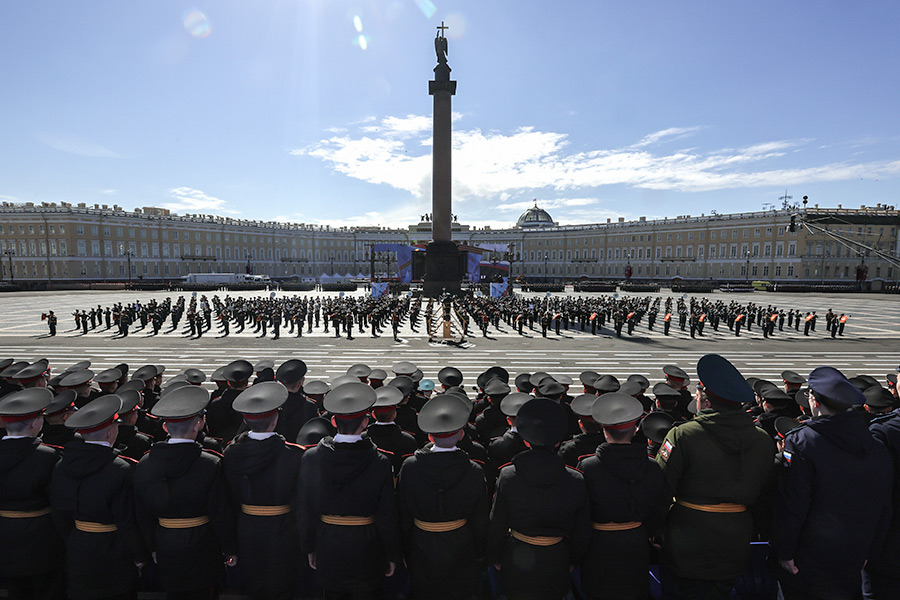 Репетиции парадов Победы в Москве и Петербурге. Фоторепортаж