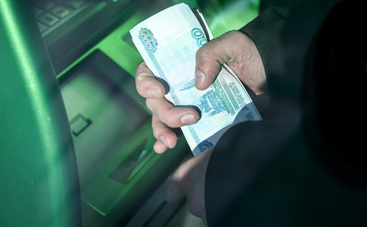 Банковские мошенники за год увеличили объем хищений на 38%