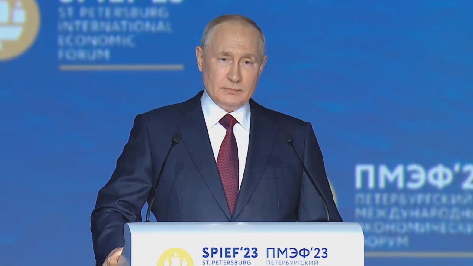 Путин заявил, что Россия постепенно слезает с нефтегазовой иглы