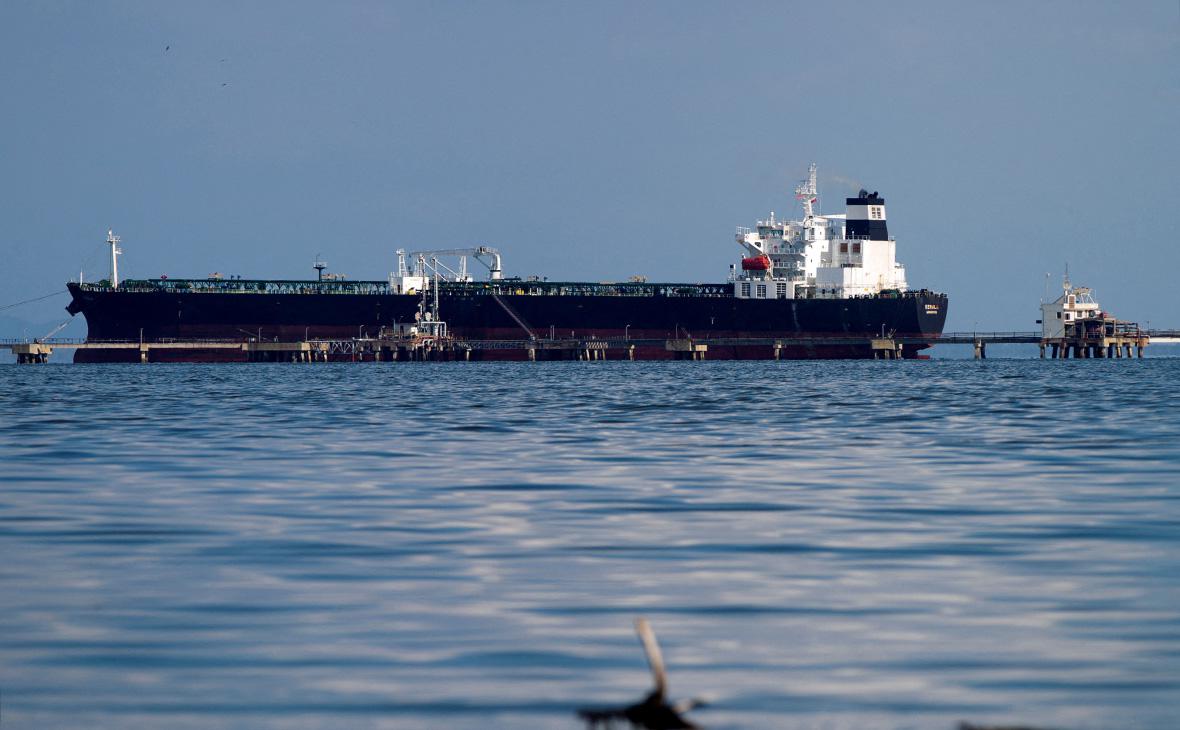 Индийские НПЗ увеличили вчетверо закупки российской нефти